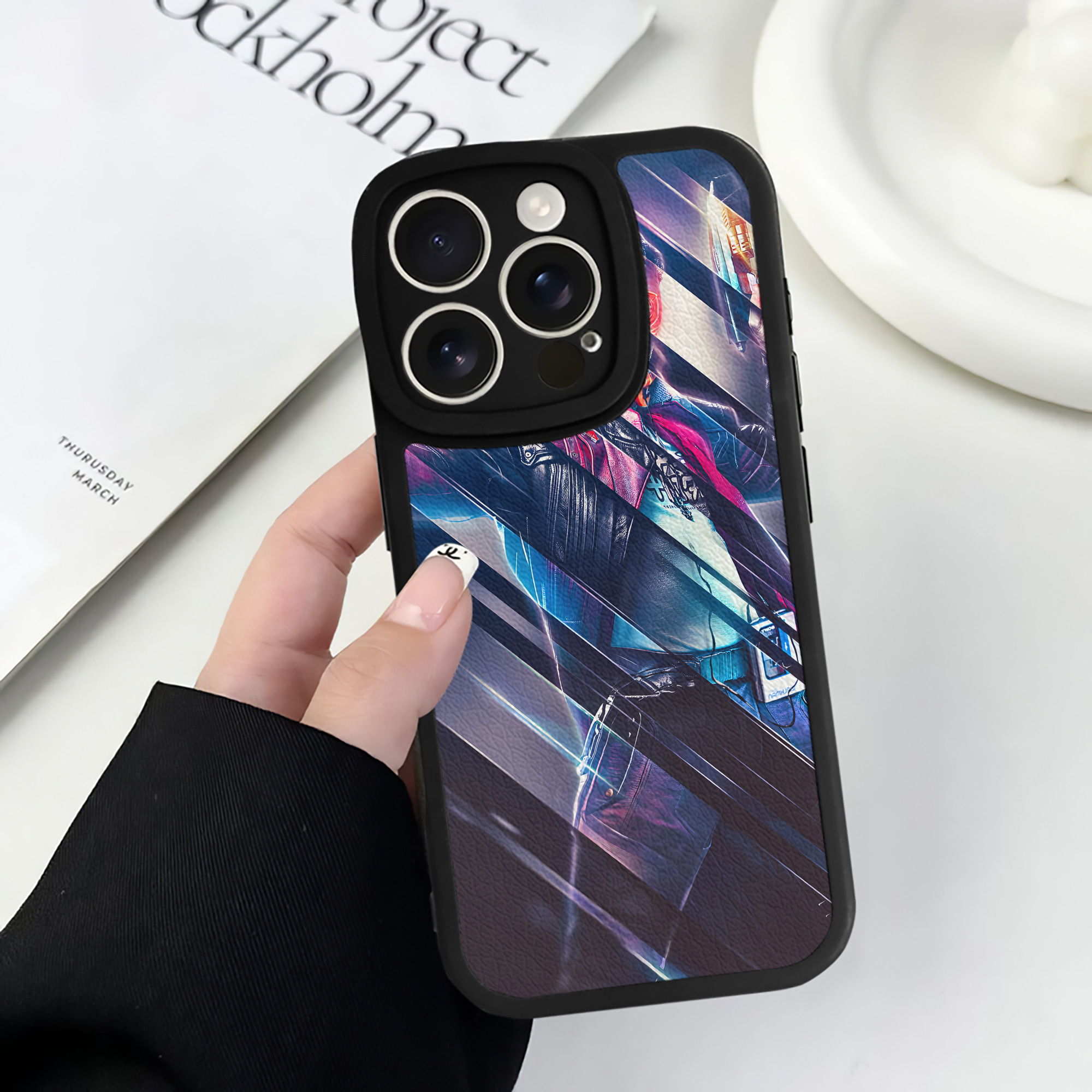 （画像用） アベンジャーズ The Avengers 【iPhone 16シリーズ対応】シリコンスマホケース（レザー調） 材質：シリコン